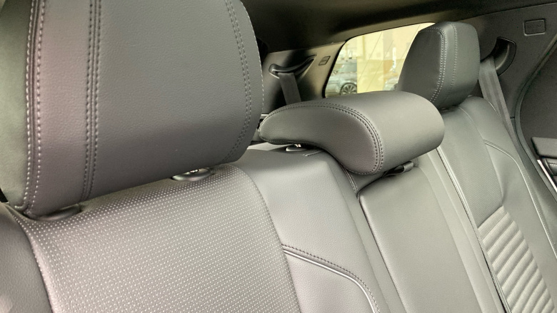 Land Rover Discovery Sport 2.0 D200 Landmark 5dr Auto [7 Seat] Diesel Station Wagon